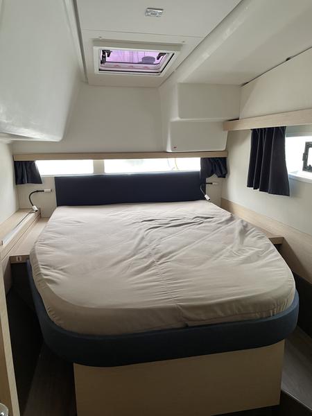 Book yachts online - catamaran - Lucia 40 - Petit Monde - rent