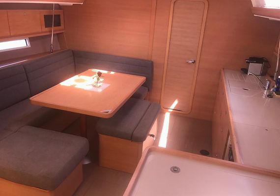 Book yachts online - sailboat - Dufour 450 - Flavia III - rent