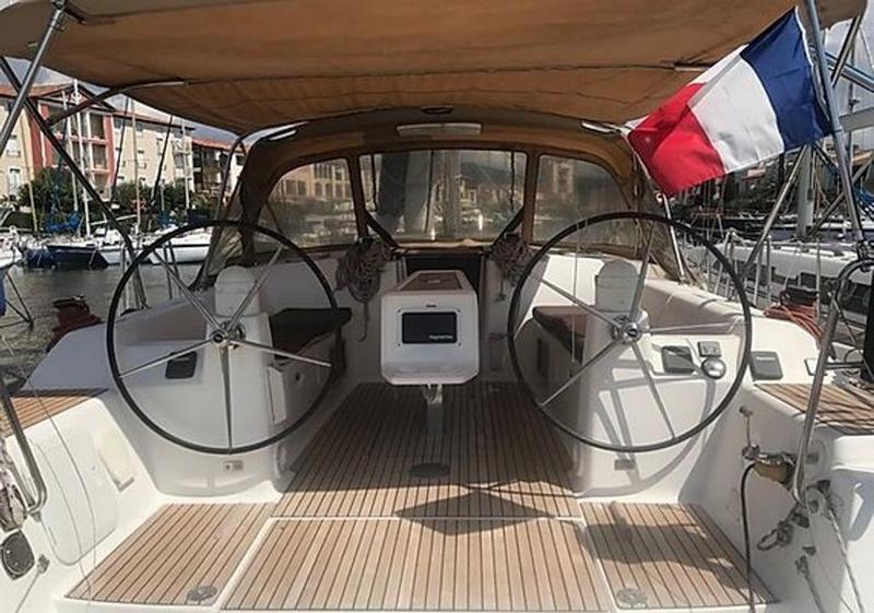 Book yachts online - sailboat - Dufour 450 - Flavia III - rent