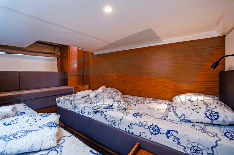 Book yachts online - motorboat - Bavaria S40 HT - Sun Dreamer - rent