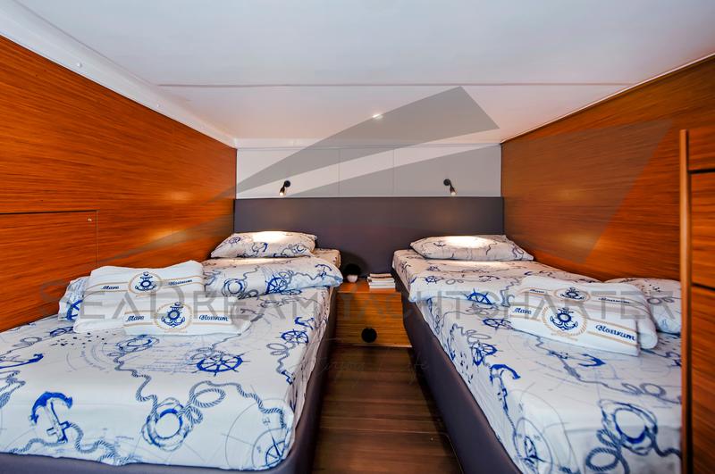 Book yachts online - motorboat - Bavaria S40 HT - Sun Dreamer - rent