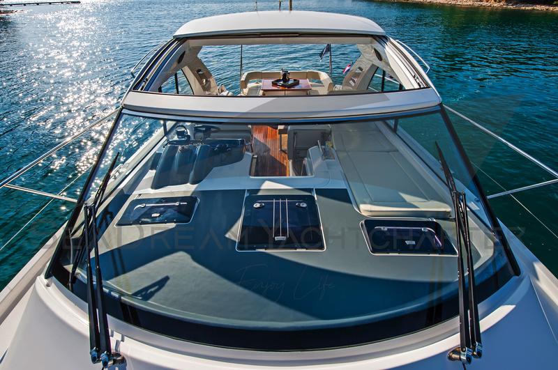 Book yachts online - motorboat - Bavaria S40 HT - Sun Dreamer - rent
