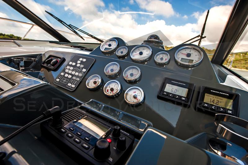 Book yachts online - motorboat - Bavaria S40 HT - Sun Dreamer - rent