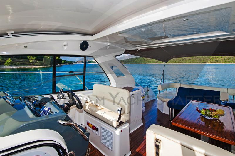 Book yachts online - motorboat - Bavaria S40 HT - Sun Dreamer - rent