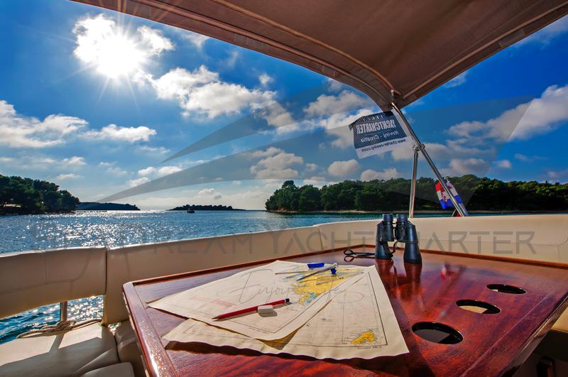 Book yachts online - motorboat - Bavaria S40 HT - Sun Dreamer - rent