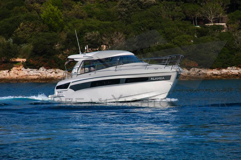 Book yachts online - motorboat - Bavaria S40 HT - Sun Dreamer - rent