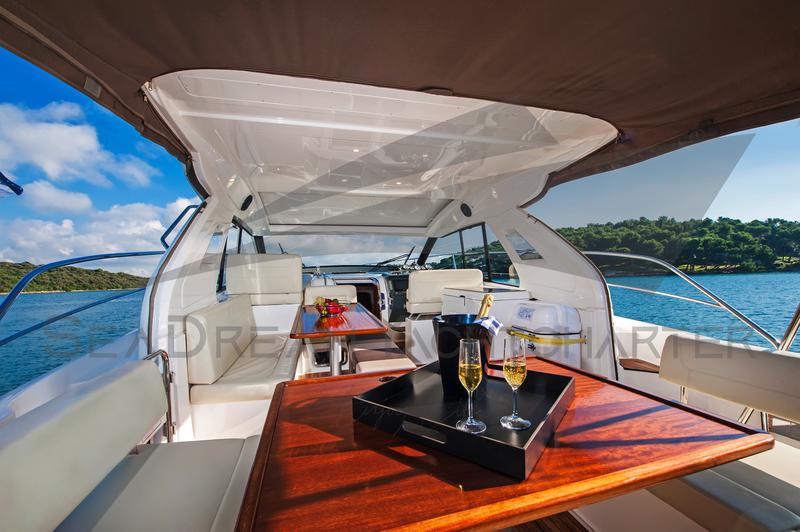 Book yachts online - motorboat - Bavaria S40 HT - Sun Dreamer - rent