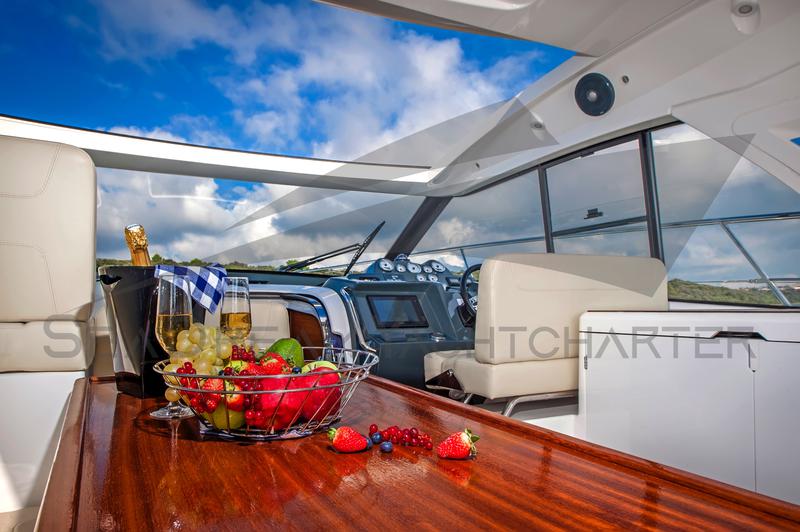 Book yachts online - motorboat - Bavaria S40 HT - Sun Dreamer - rent