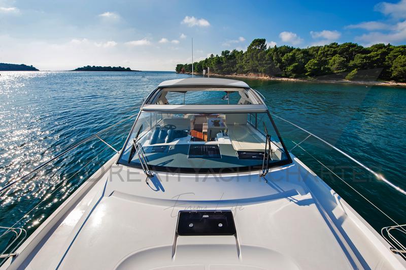 Book yachts online - motorboat - Bavaria S40 HT - Sun Dreamer - rent