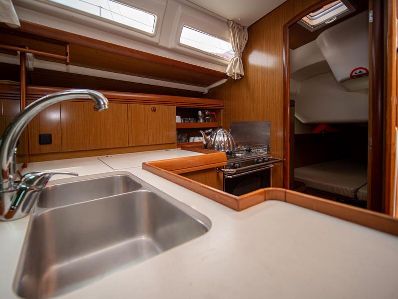 Book yachts online - sailboat - Sun Odyssey 42i Performance - MILA - rent