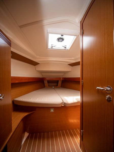 Book yachts online - sailboat - Sun Odyssey 42i Performance - MILA - rent