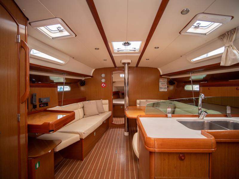 Book yachts online - sailboat - Sun Odyssey 42i Performance - MILA - rent