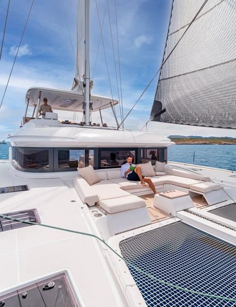 Book yachts online - catamaran - Lagoon 55 - Hydrus - rent