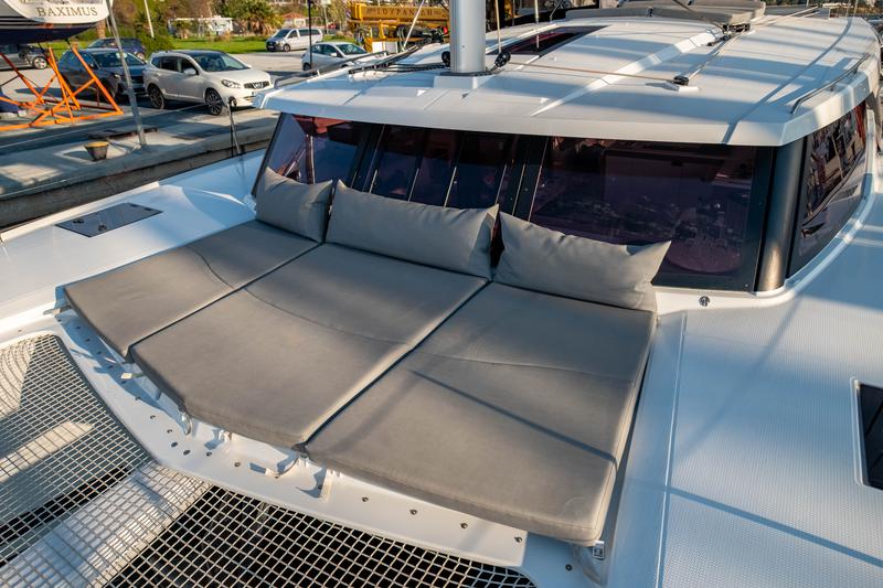 Book yachts online - catamaran - Fountaine Pajot Isla 40 - Artemis - rent