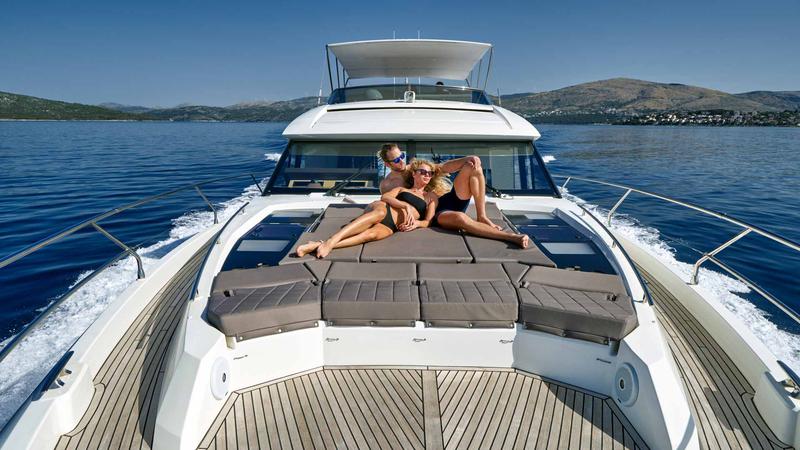 Book yachts online - motorboat - Prestige 630S - Simull - rent
