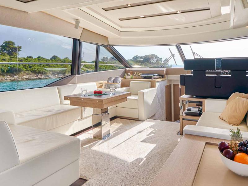 Book yachts online - motorboat - Prestige 630S - Simull - rent