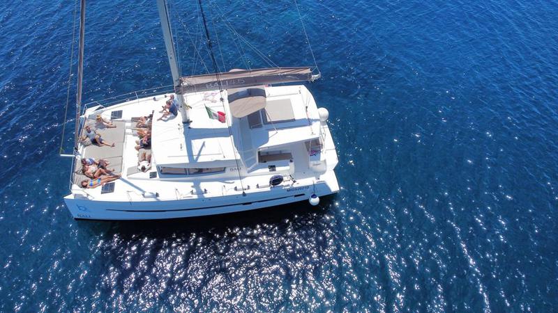 Book yachts online - catamaran - Bali 4.5 - Liberty - rent