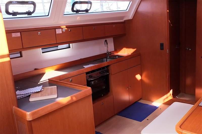 Book yachts online - sailboat - Bavaria 46 Cruiser - Sibylla - rent