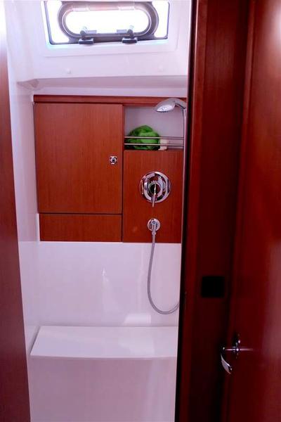 Book yachts online - sailboat - Bavaria 46 Cruiser - Sibylla - rent