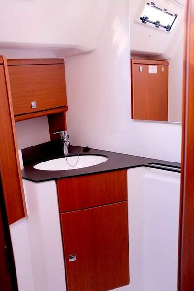 Book yachts online - sailboat - Bavaria 46 Cruiser - Sibylla - rent