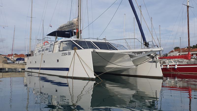 Book yachts online - catamaran - Catamaran - UPWIND 50 ECO - rent