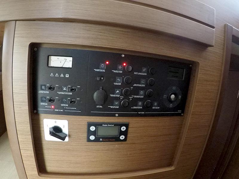 Book yachts online - catamaran - Lagoon 42 - ABBA - rent