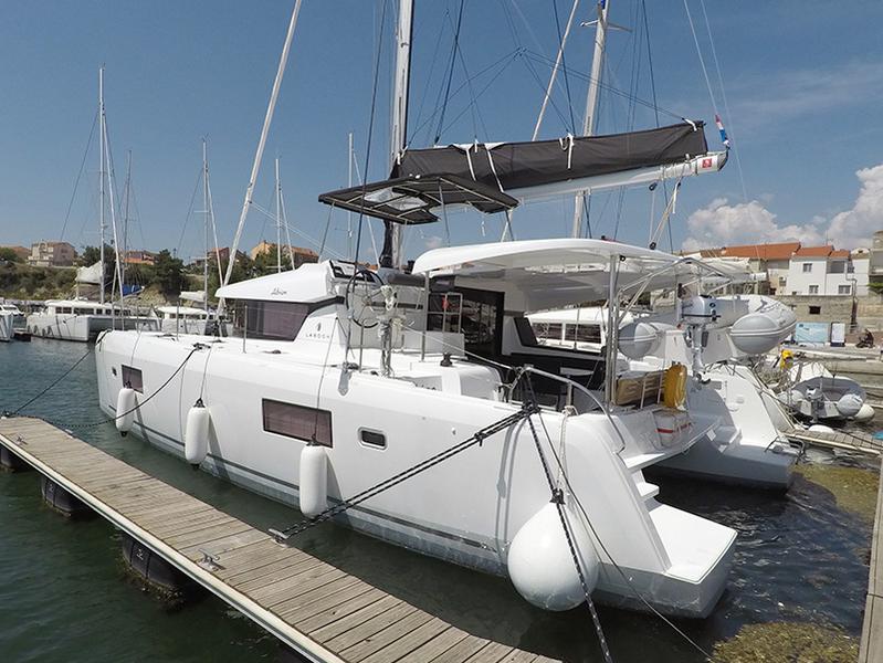 Book yachts online - catamaran - Lagoon 42 - ABBA - rent