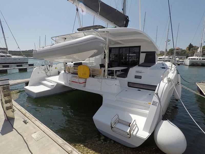 Book yachts online - catamaran - Lagoon 42 - ABBA - rent