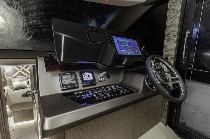 Book yachts online - motorboat - Galeon 440 Fly - FGstar Mini - rent