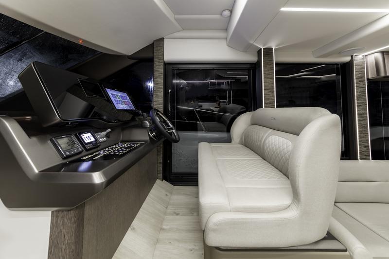 Book yachts online - motorboat - Galeon 440 Fly - FGstar Mini - rent