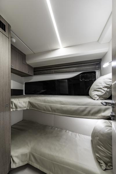 Book yachts online - motorboat - Galeon 440 Fly - FGstar Mini - rent