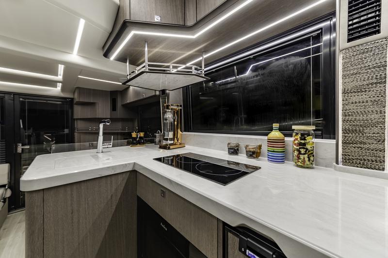 Book yachts online - motorboat - Galeon 440 Fly - FGstar Mini - rent