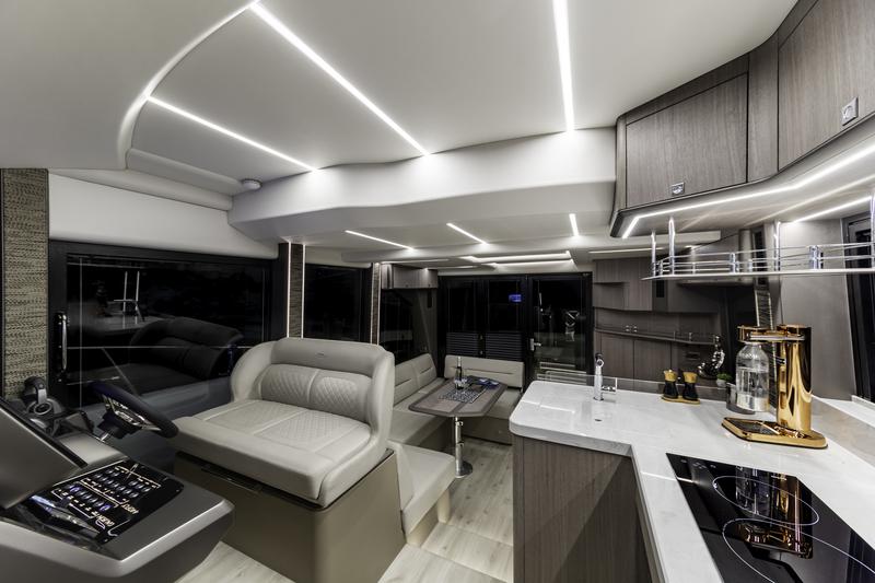 Book yachts online - motorboat - Galeon 440 Fly - FGstar Mini - rent