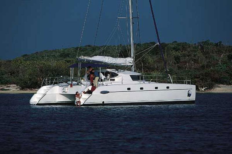 Book yachts online - False - Belize 43 (4Cab) - Piropo (Radazul) - rent