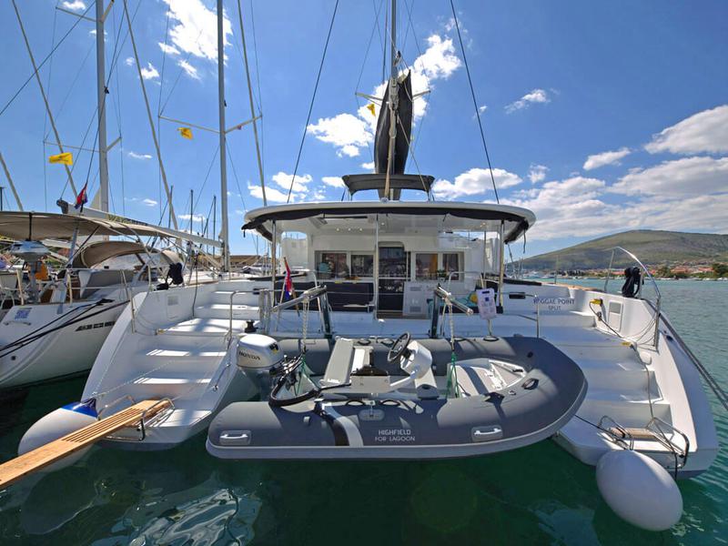 Book yachts online - catamaran - Lagoon 450 Fly - REGGAE POINT - rent