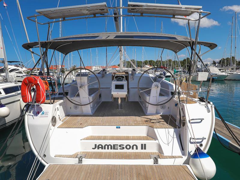 Book yachts online - sailboat - Bavaria Cruiser 46 - Jameson II - rent