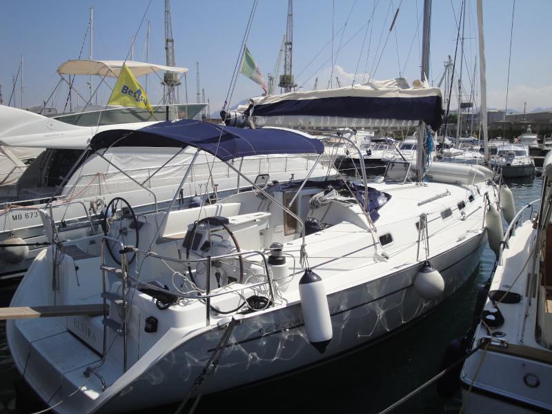 Book yachts online - sailboat - Beneteau Cyclades 43.3 - Elvira - rent