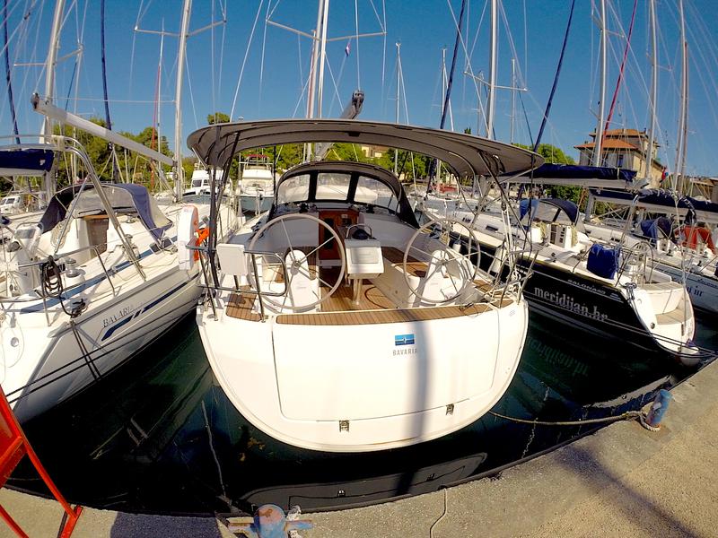 Book yachts online - sailboat - Bavaria Cruiser 37 - Eirene - rent