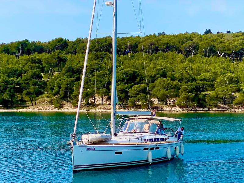Book yachts online - sailboat - Sun Odyssey 509 - MINTAKA - rent