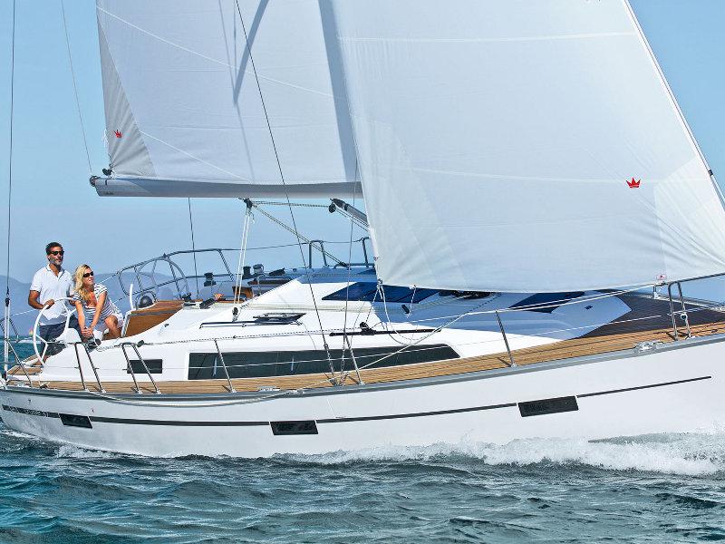 Book yachts online - sailboat - Bavaria Cruiser 37 - EC- 37C-16-CR - rent
