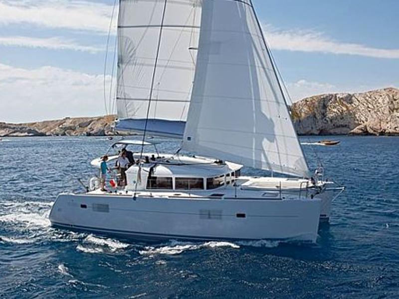 Book yachts online - catamaran - Lagoon 400 S2 - NORA II - rent