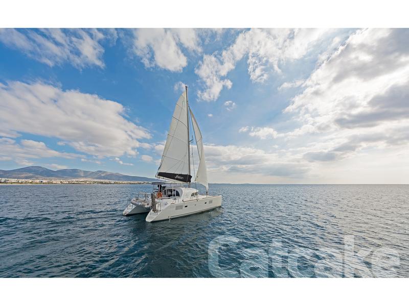 Book yachts online - catamaran - Lagoon 380 S2 - Catcake - rent