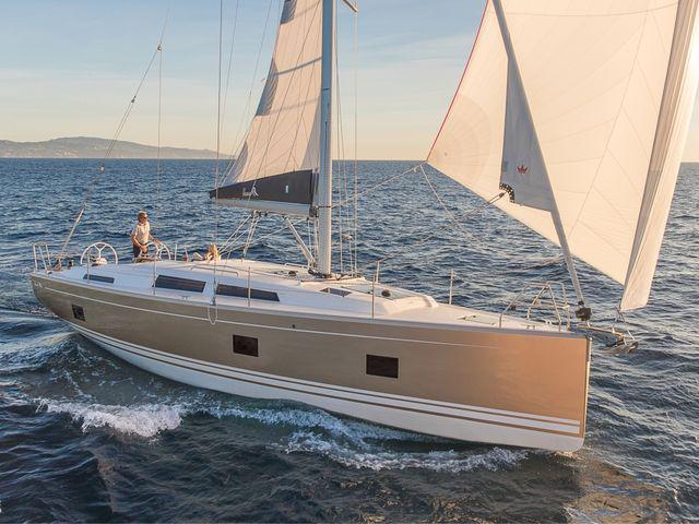 Book yachts online - sailboat - Hanse 418 - LEGATO - rent