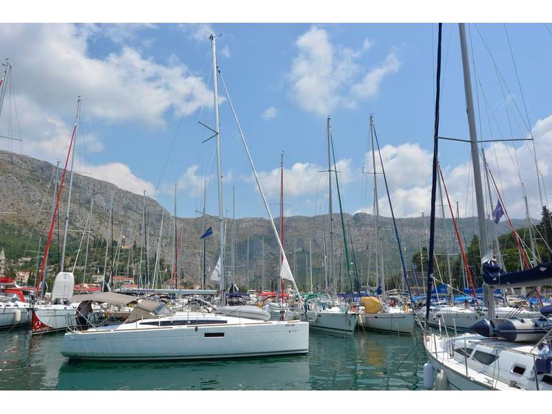 Book yachts online - sailboat - Sun Odyssey 349 - Estrella - rent