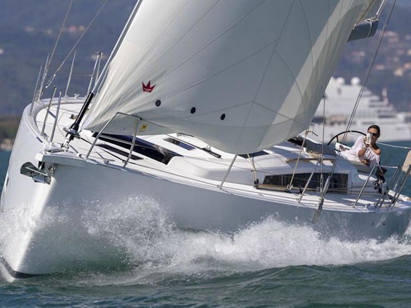 Book yachts online - sailboat - Dufour 430 Grand Large - Blue Moon 2 - rent