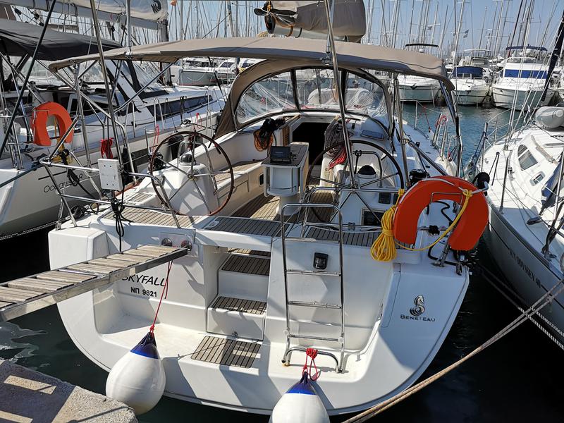 Book yachts online - sailboat - Oceanis 43 - Skyfall - Bow &amp; Solar - rent