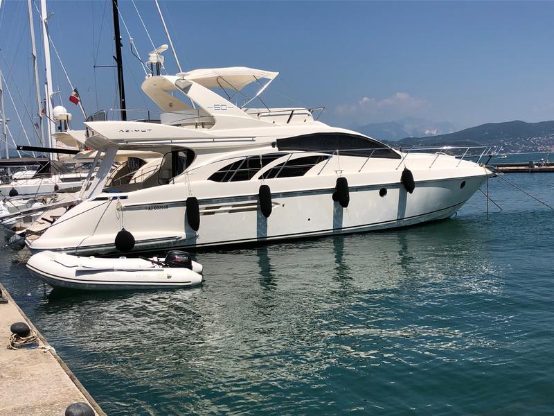 Book yachts online - motorboat - Azimut 50 - Azimut - rent