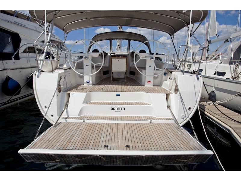 Book yachts online - sailboat - Bavaria 45 - Bonata - rent