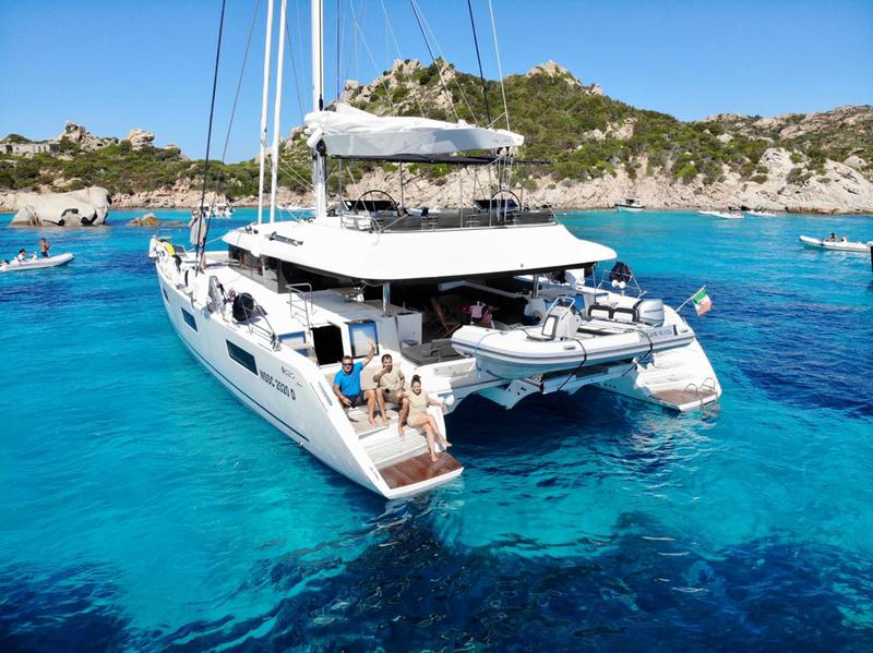 Book yachts online - catamaran - Lagoon 620 (10+3) - The Sun (AC, WM, Generator, Inverter, Tender Lift) - rent