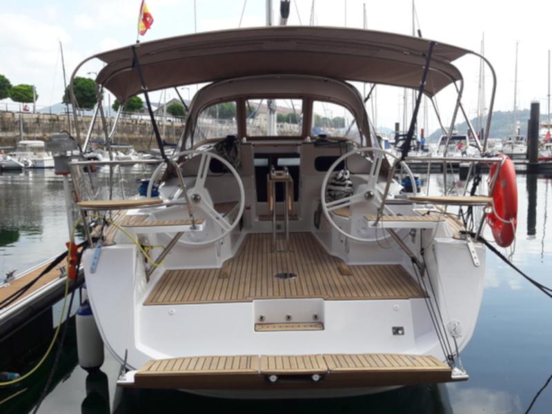 Book yachts online - sailboat - Elan Impression 40 - AMISTAD - rent